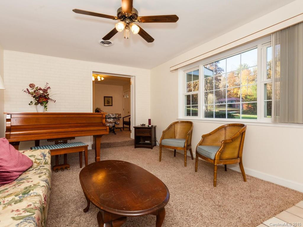606 Erkwood Drive - Photo 4