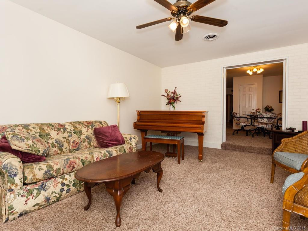 606 Erkwood Drive - Photo 5