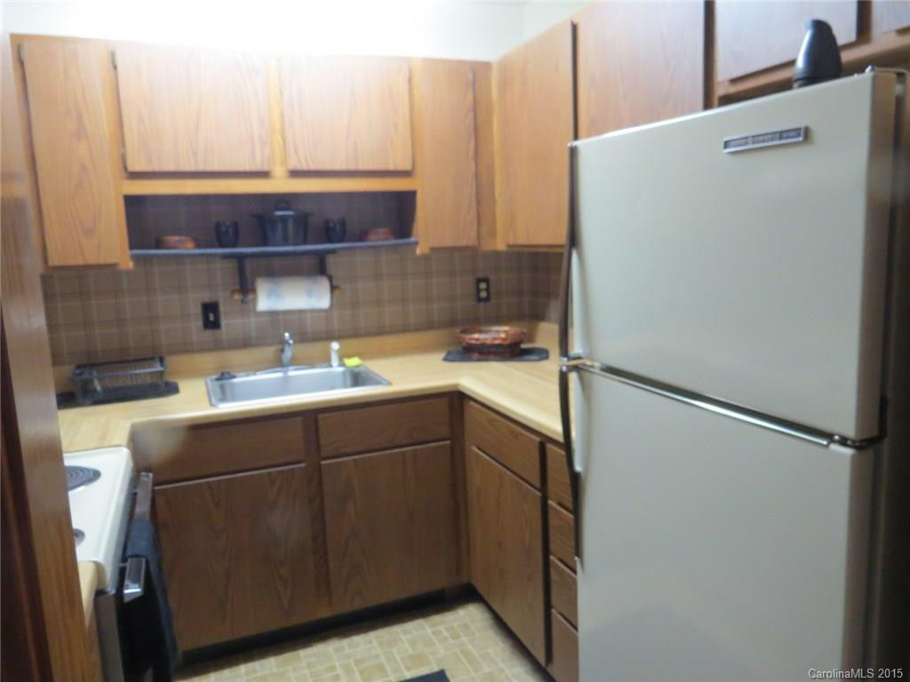 521 Courtwood Lane #8 - Photo 8