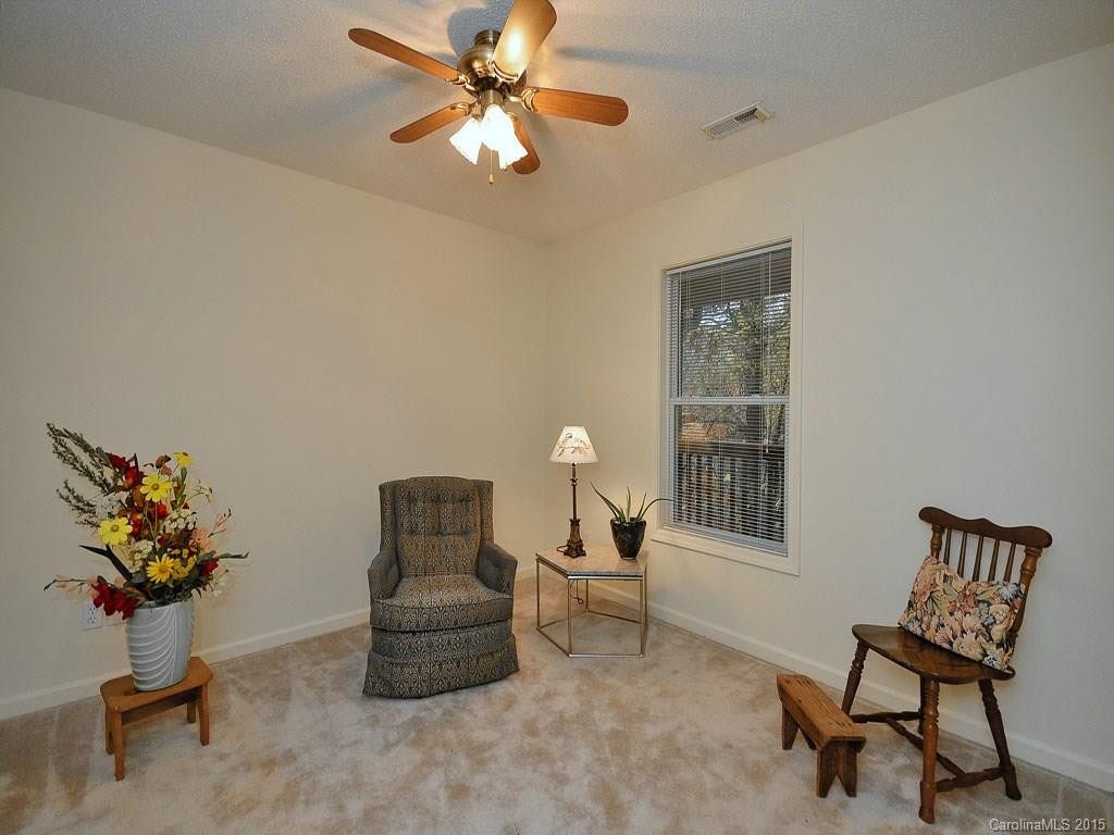 10 Harrisland Drive - Photo 3