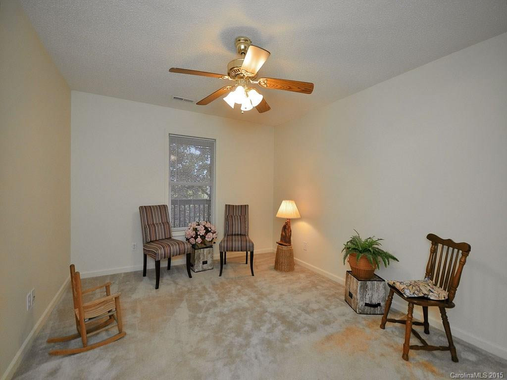 10 Harrisland Drive - Photo 6