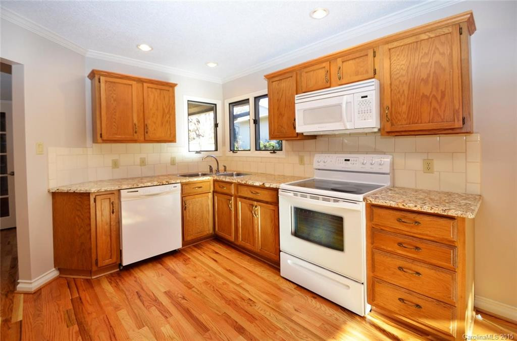 108 Deerlake Drive #1 BLDG 4 - Photo 5