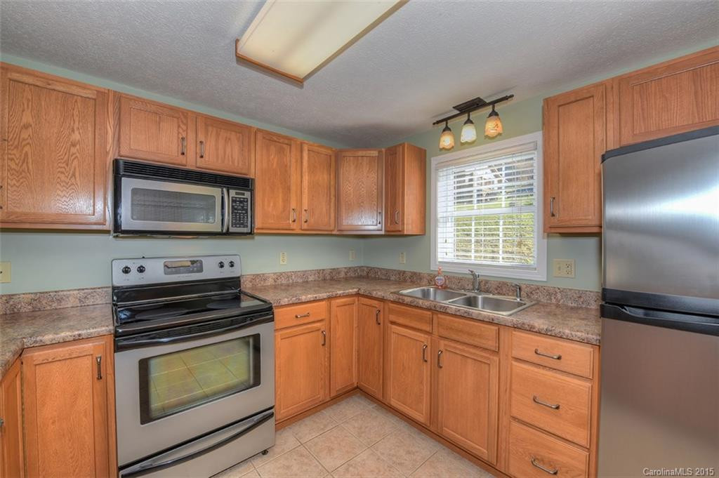 2075 Hyatt Creek Road - Photo 13