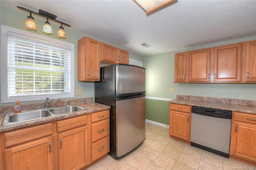 2075 Hyatt Creek Road - Photo 14