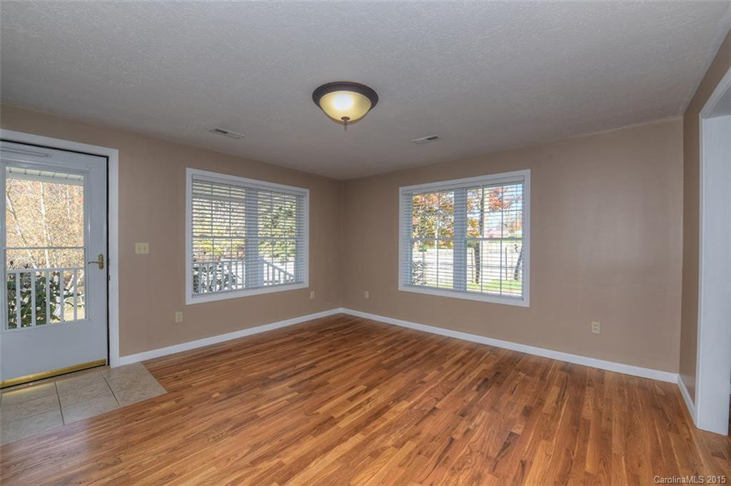 2075 Hyatt Creek Road - Photo 17