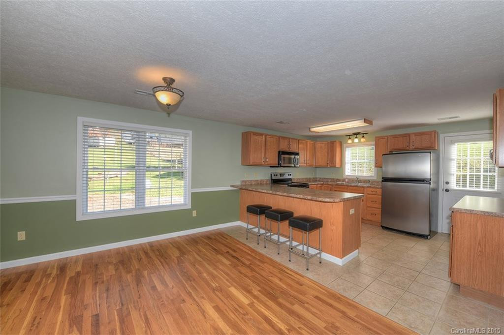 2075 Hyatt Creek Road - Photo 8