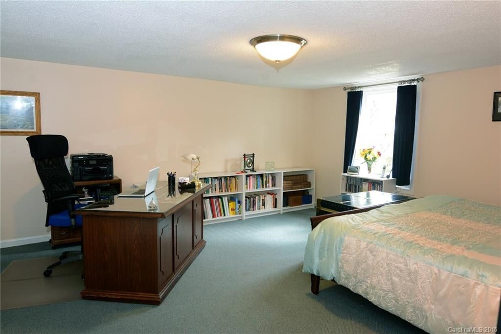 16 Wenlock Way - Photo 23