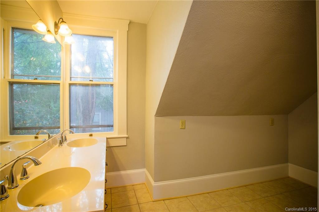340 Maple Street - Photo 11