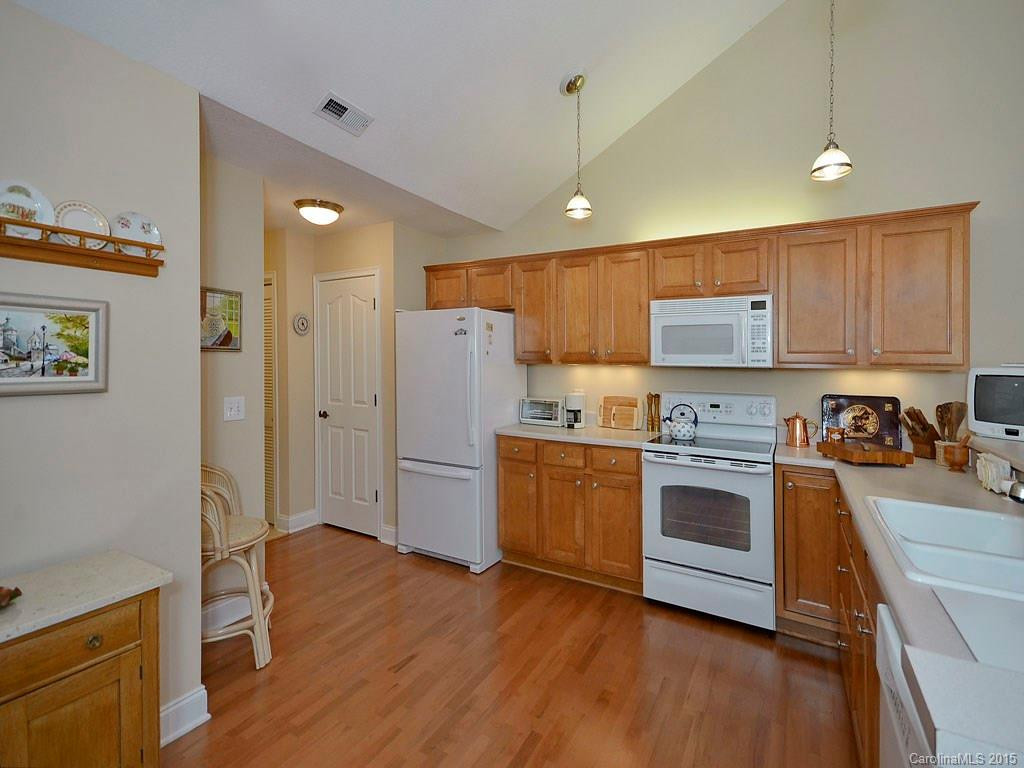 18 Mountain Meadow Circle #- - Photo 7