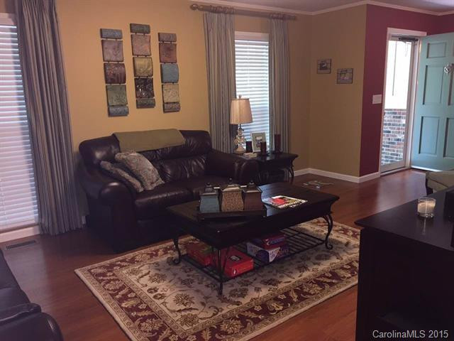 239 Forest Hills Circle - Photo 3