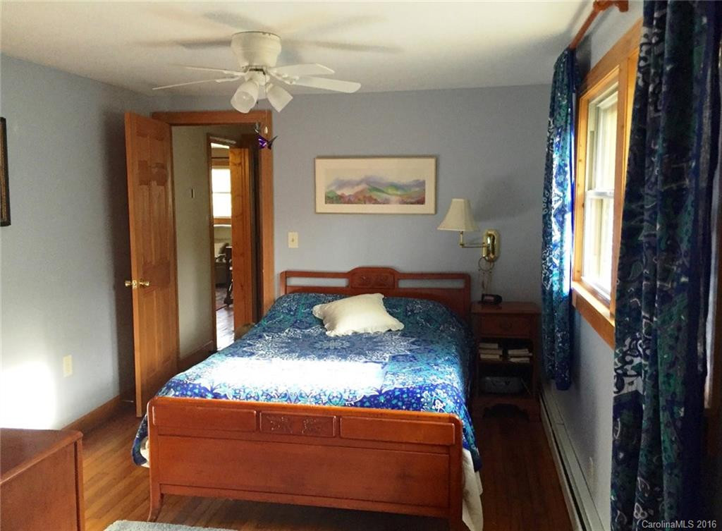 224 Valley Street - Photo 15