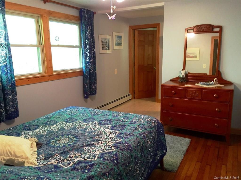 224 Valley Street - Photo 16