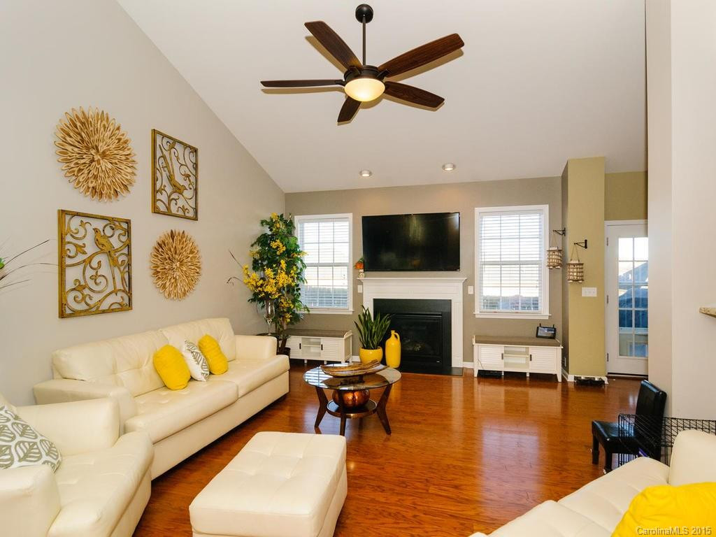 8 Stonebury Drive - Photo 4