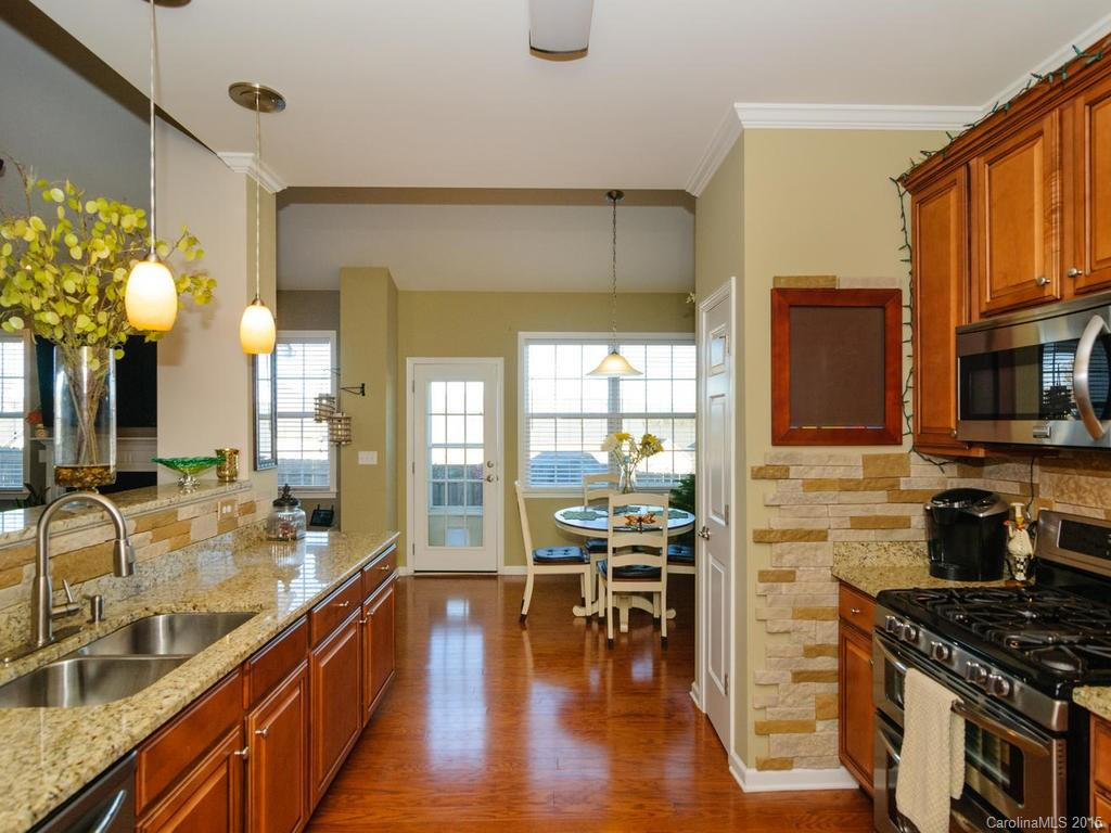 8 Stonebury Drive - Photo 9