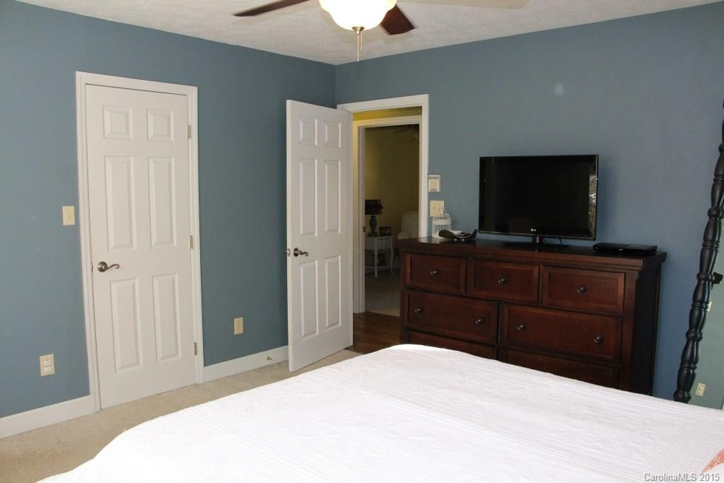 111 Forest Avenue - Photo 16