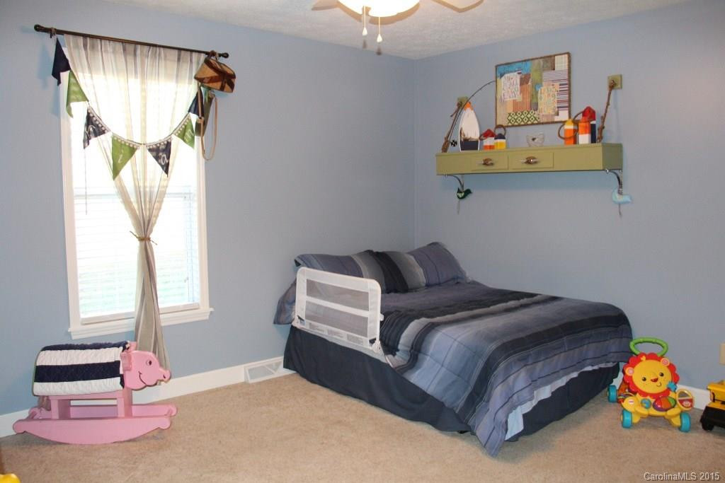 111 Forest Avenue - Photo 17