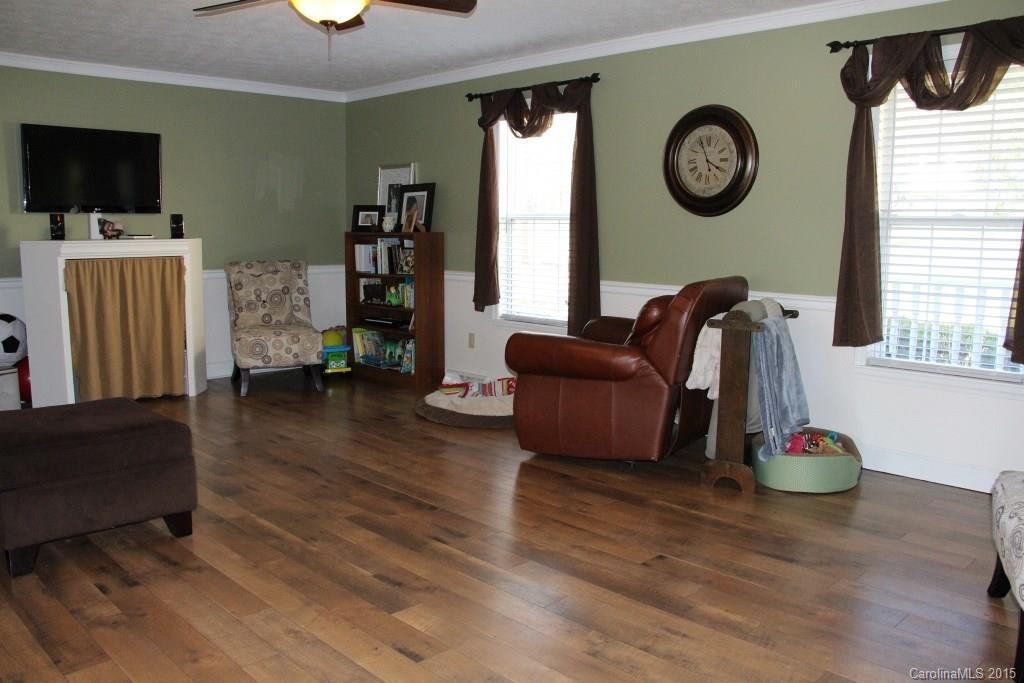 111 Forest Avenue - Photo 5