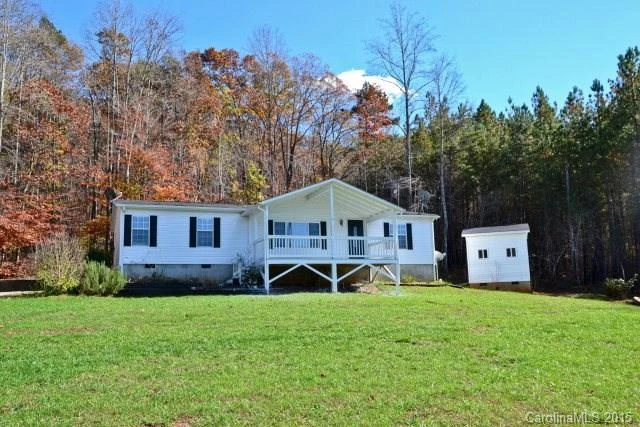 523 Lukes Loop