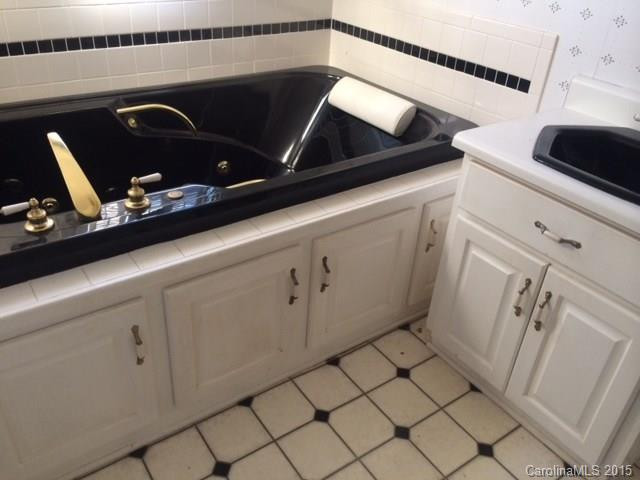 228 Holly Hills Drive - Photo 11