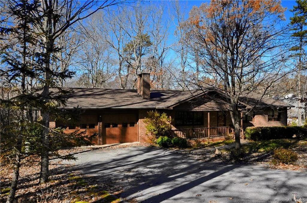 201 Oakwood Lane