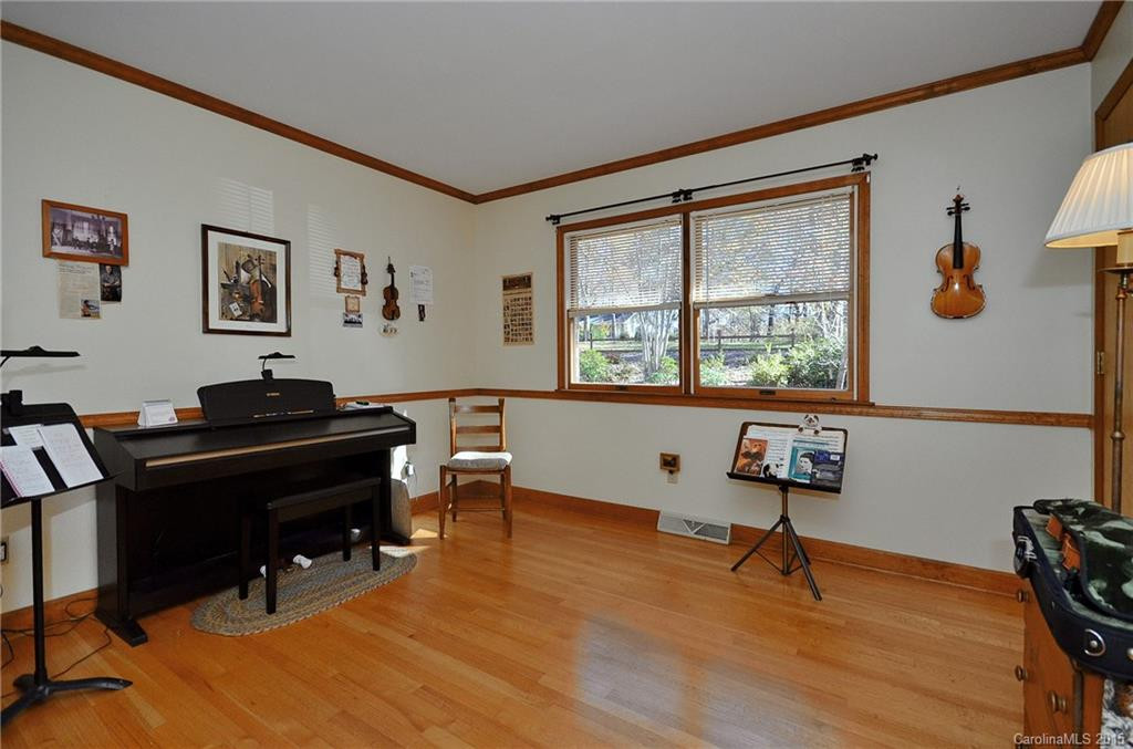 201 Oakwood Lane - Photo 13