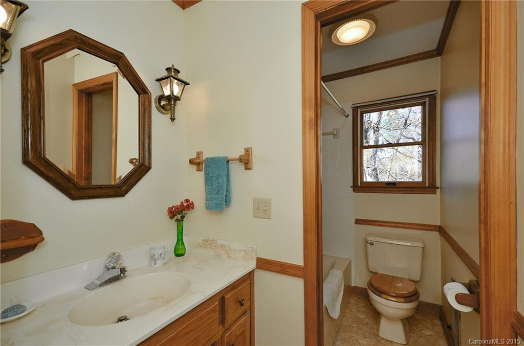201 Oakwood Lane - Photo 15
