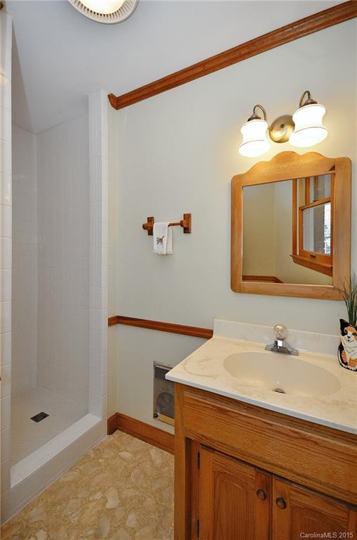 201 Oakwood Lane - Photo 19