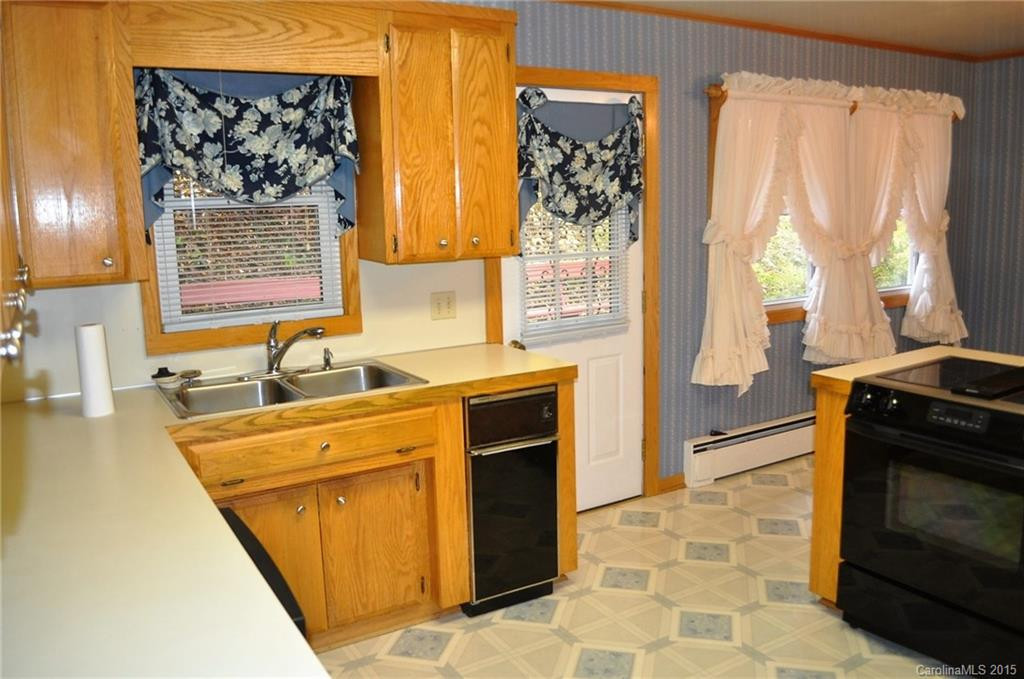 517 Valley Road - Photo 12