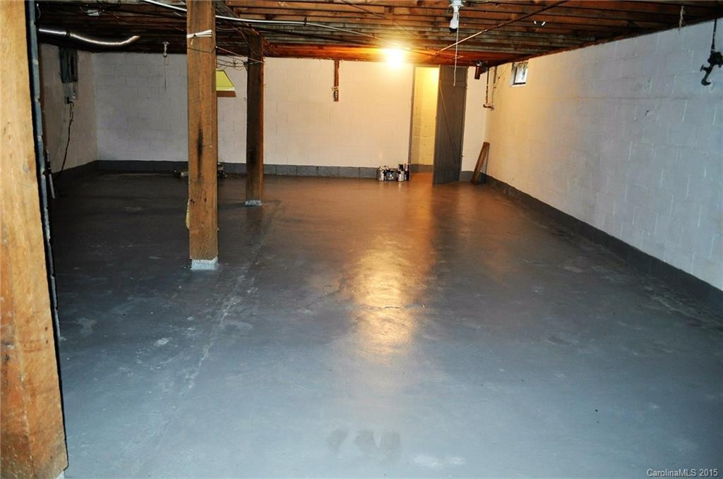 517 Valley Road - Photo 18