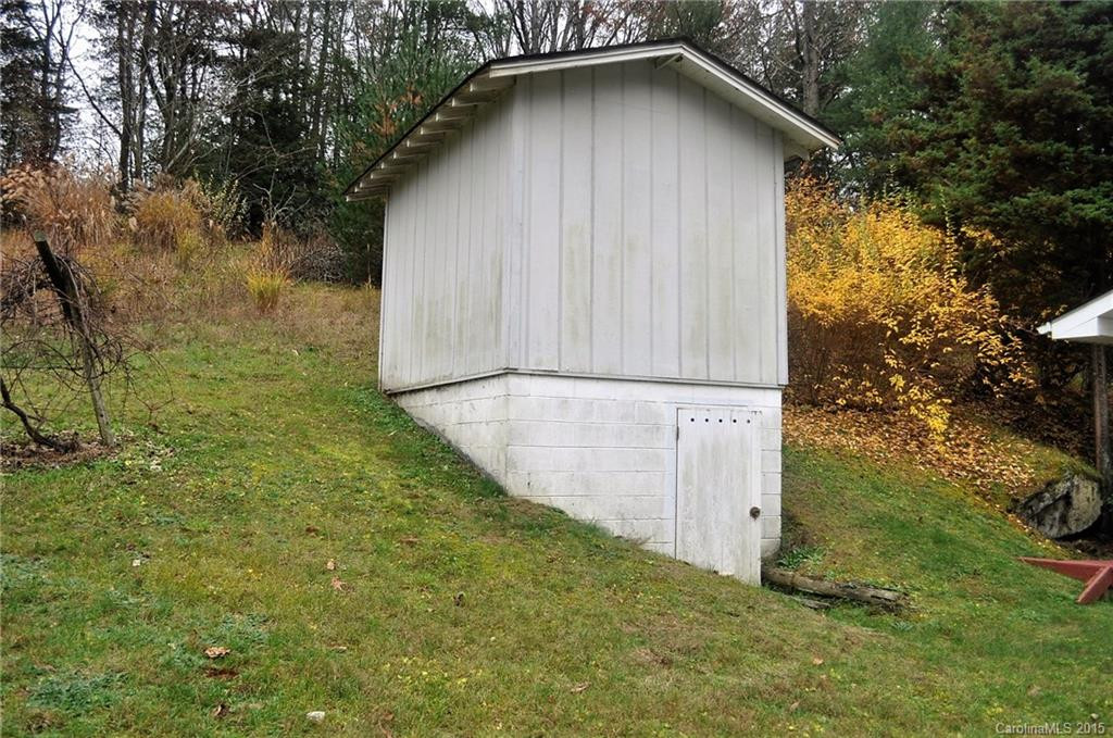 517 Valley Road - Photo 5