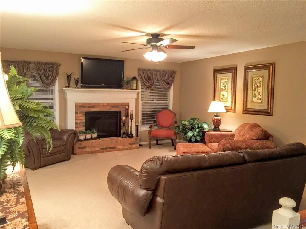877 Mountain Haven Drive - Photo 7