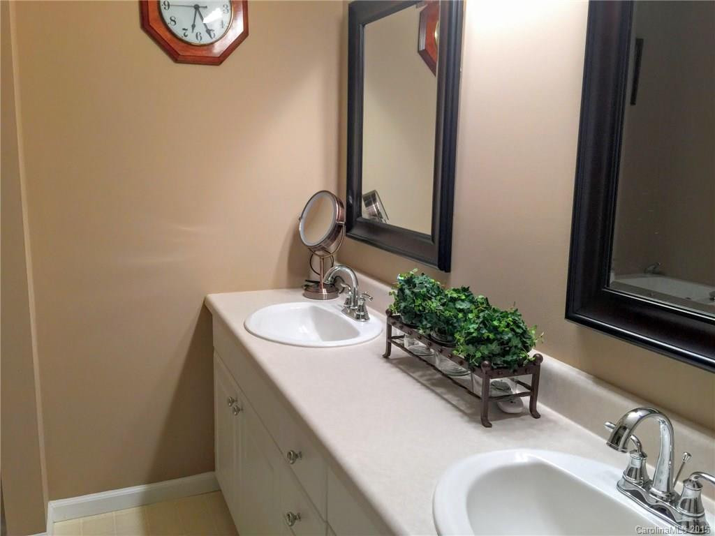 877 Mountain Haven Drive - Photo 10