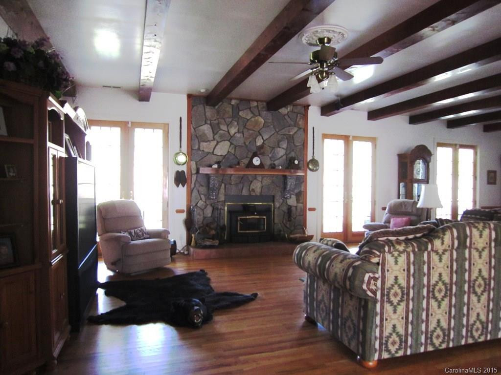 685- Graham Road - Photo 2