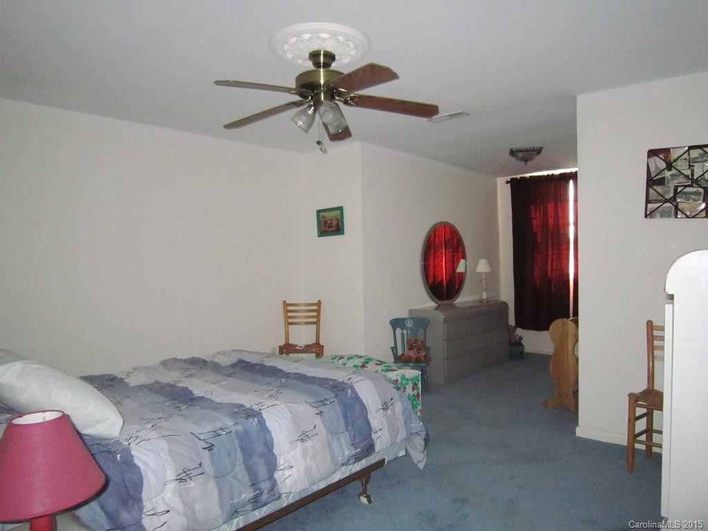 685- Graham Road - Photo 15
