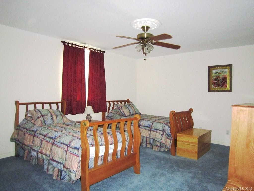685- Graham Road - Photo 17