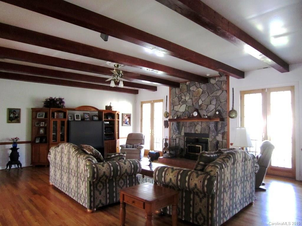 685- Graham Road - Photo 3