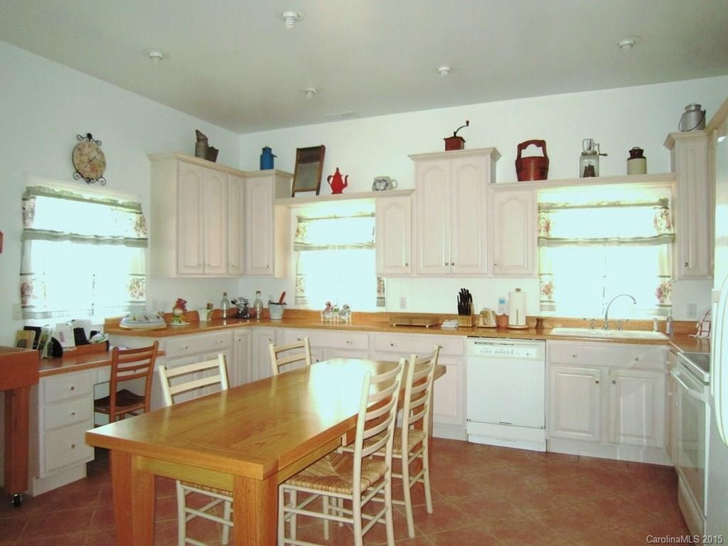 685- Graham Road - Photo 7