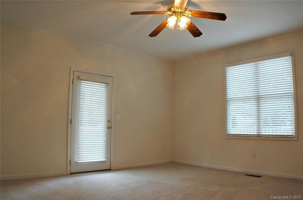 41 Poplar Creek - Photo 11