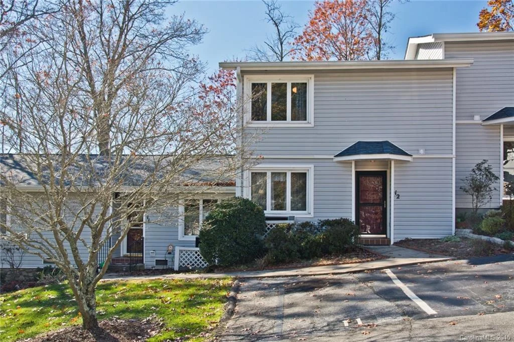 12 Hollybrook Drive #12