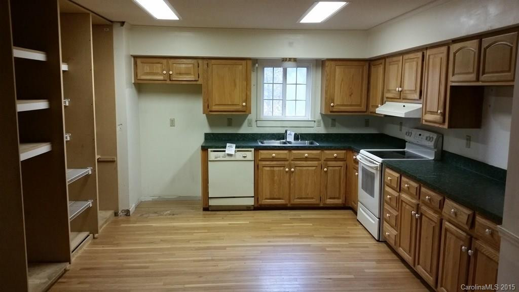 109 Greenbriar Woods Road - Photo 2
