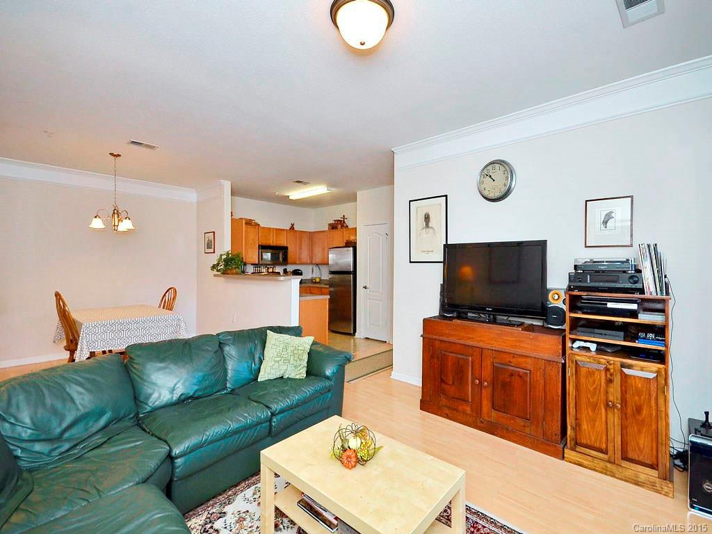 138 Appeldoorn Circle #- - Photo 4