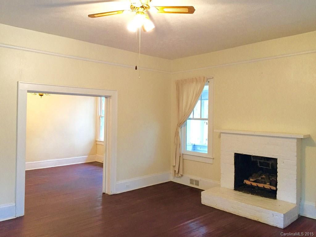 915 Hillcrest Street - Photo 2