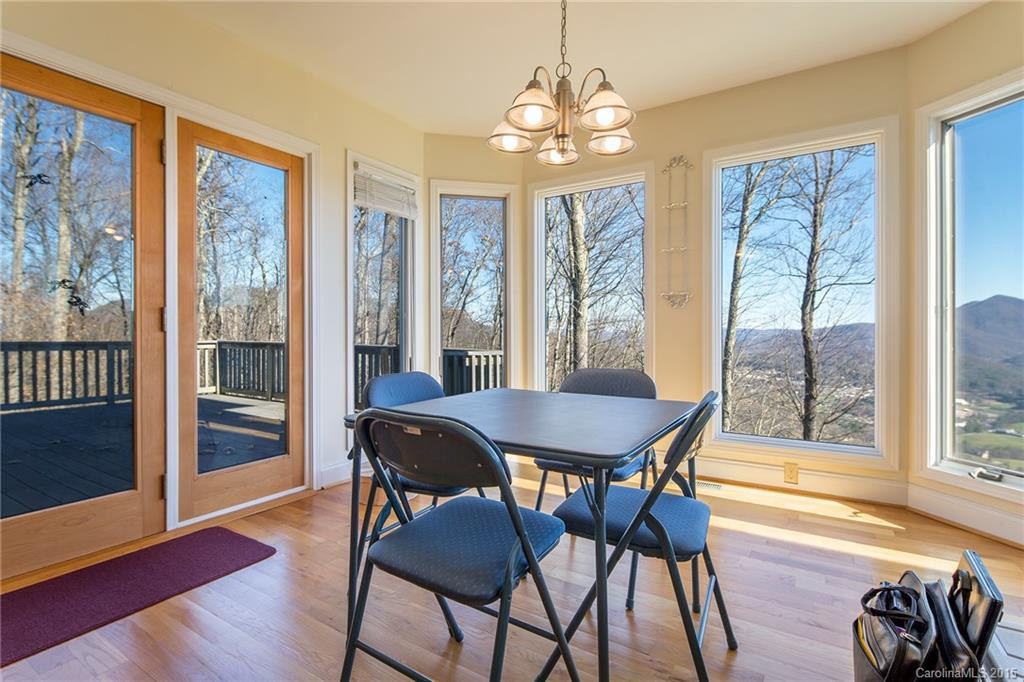 1374 Mountain View Road - Photo 11