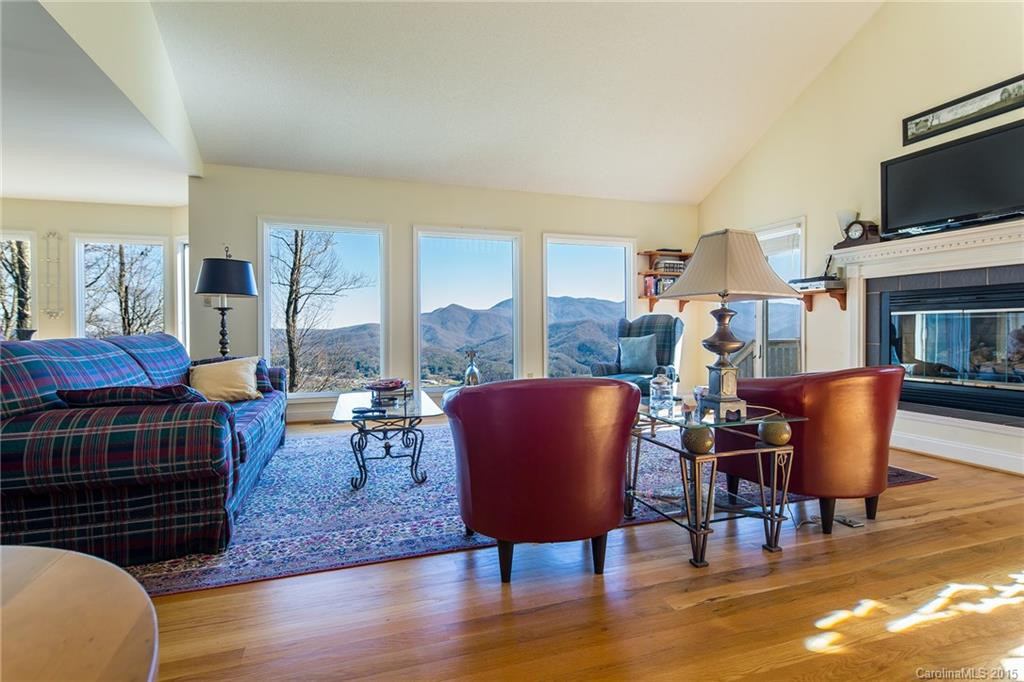 1374 Mountain View Road - Photo 4