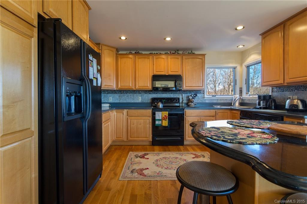 1374 Mountain View Road - Photo 5