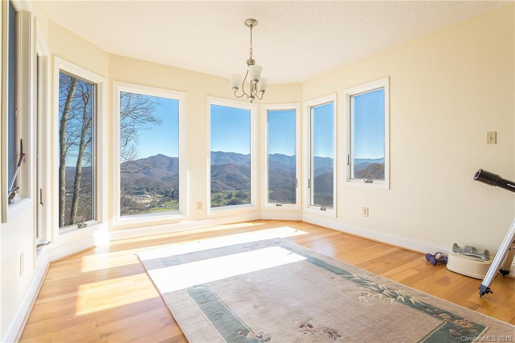 1374 Mountain View Road - Photo 9