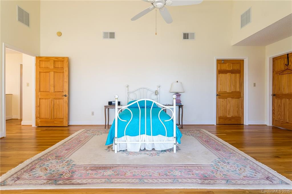 1374 Mountain View Road - Photo 10