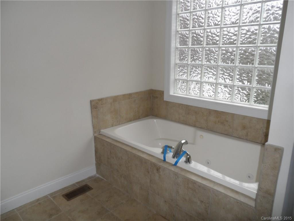 32 Lockes Lane - Photo 8