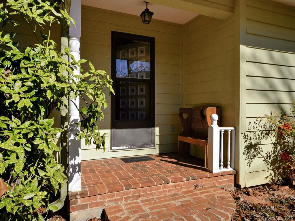 91 Thomas Park Drive - Photo 2