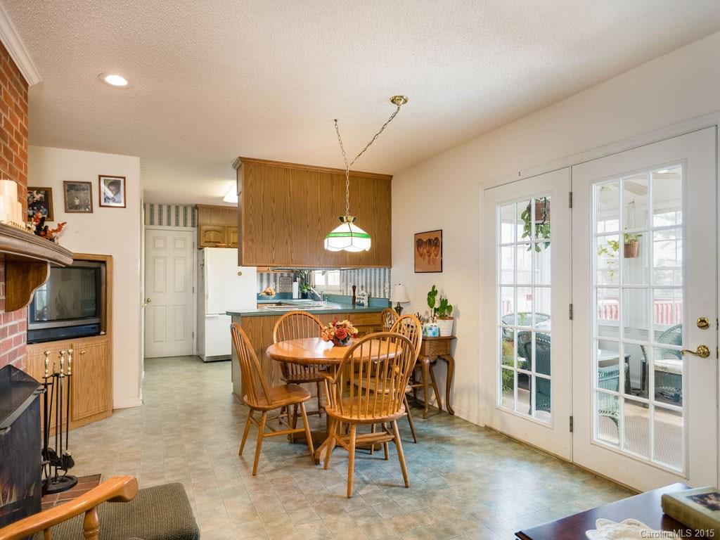 973 Moss Road - Photo 6
